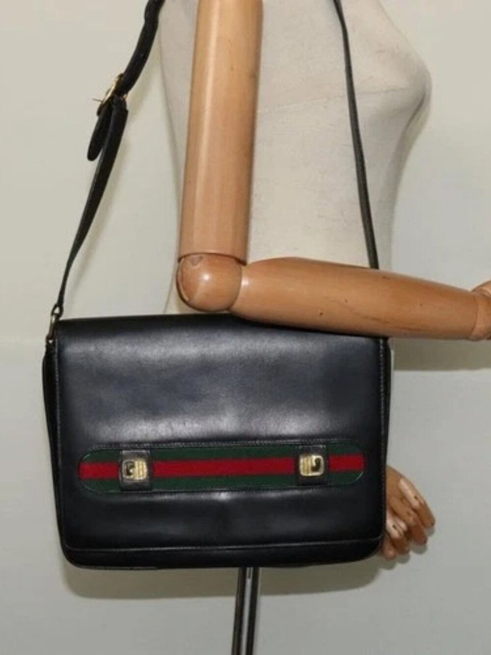 GUCCI Web Sherry Line Shoulder Bag Leather Black Gold Auth ep9327 - Picture 15 of 16